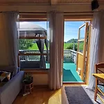 Mikael's Bed & شقة