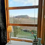Mikael's Bed & ساندفيورد