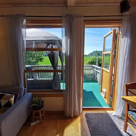 Mikael's Bed & דירה