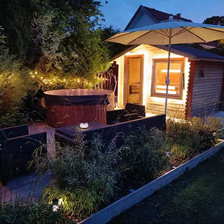 דירה Mikael's Bed & *