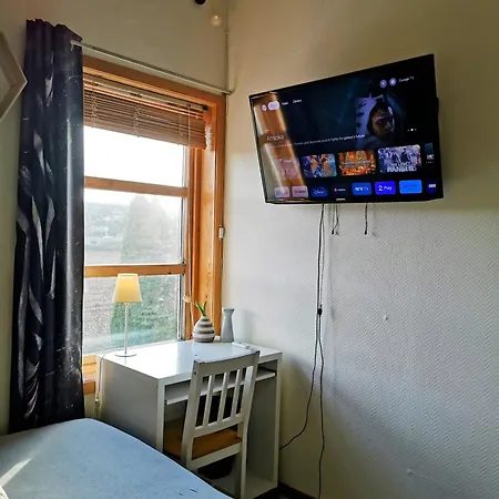 Mikael's Bed & דירה *